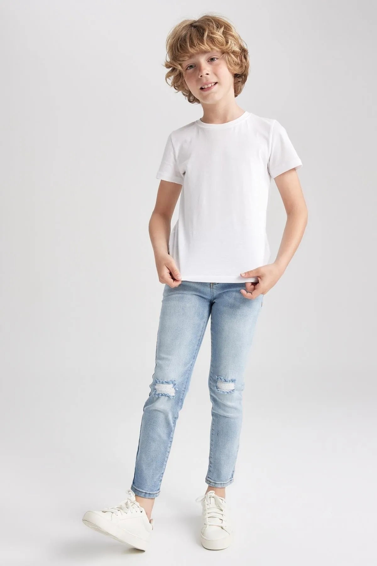 Boy Child Slim Fit Ripped Detailed Straight Leg Jeans – HB INDUSTRIES