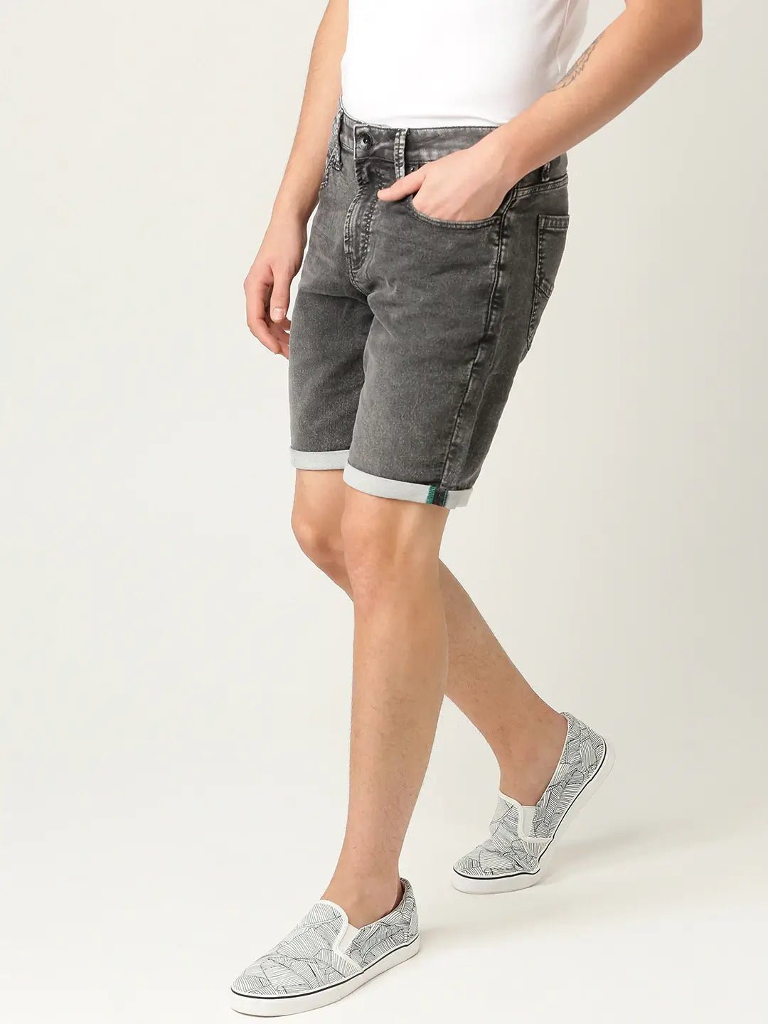 Men Charcoal Grey Solid Slim Fit Denim Shorts - HB INDUSTRIES - Shorts -