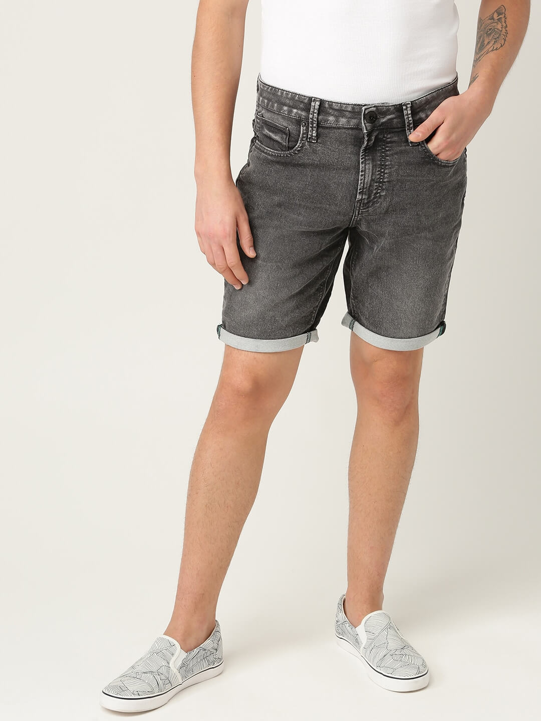 Men Charcoal Grey Solid Slim Fit Denim Shorts - HB INDUSTRIES - Shorts -