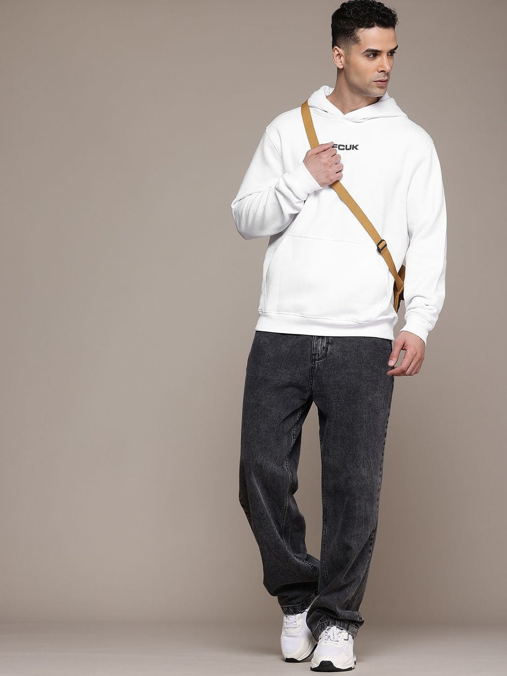 Men Hooded Sweatshirt – Stylish & Comfortable in Pakistan