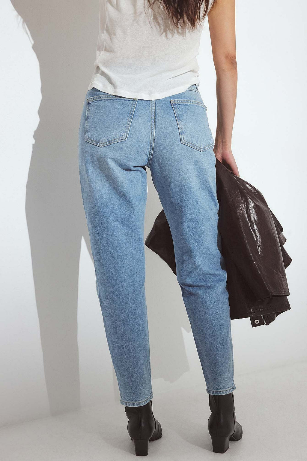 Mom High Waist Jeans for Women – Trendy Comfort Fit Denim for Everyday Pakistani Fashion | DOCACCA