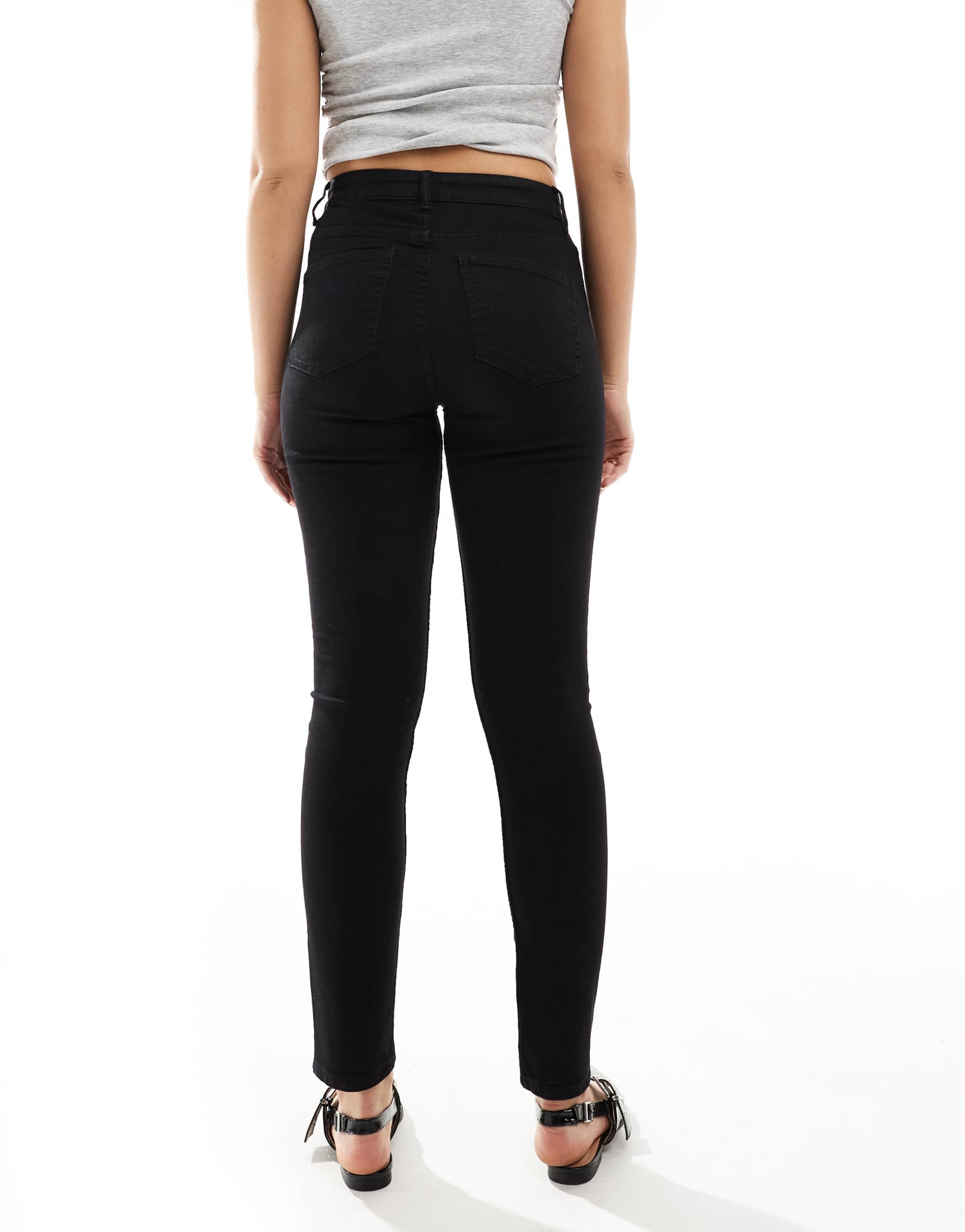 Skinny Jeans in Black – Slim Fit Stretchable Denim for Men in Pakistan | DOCACCA