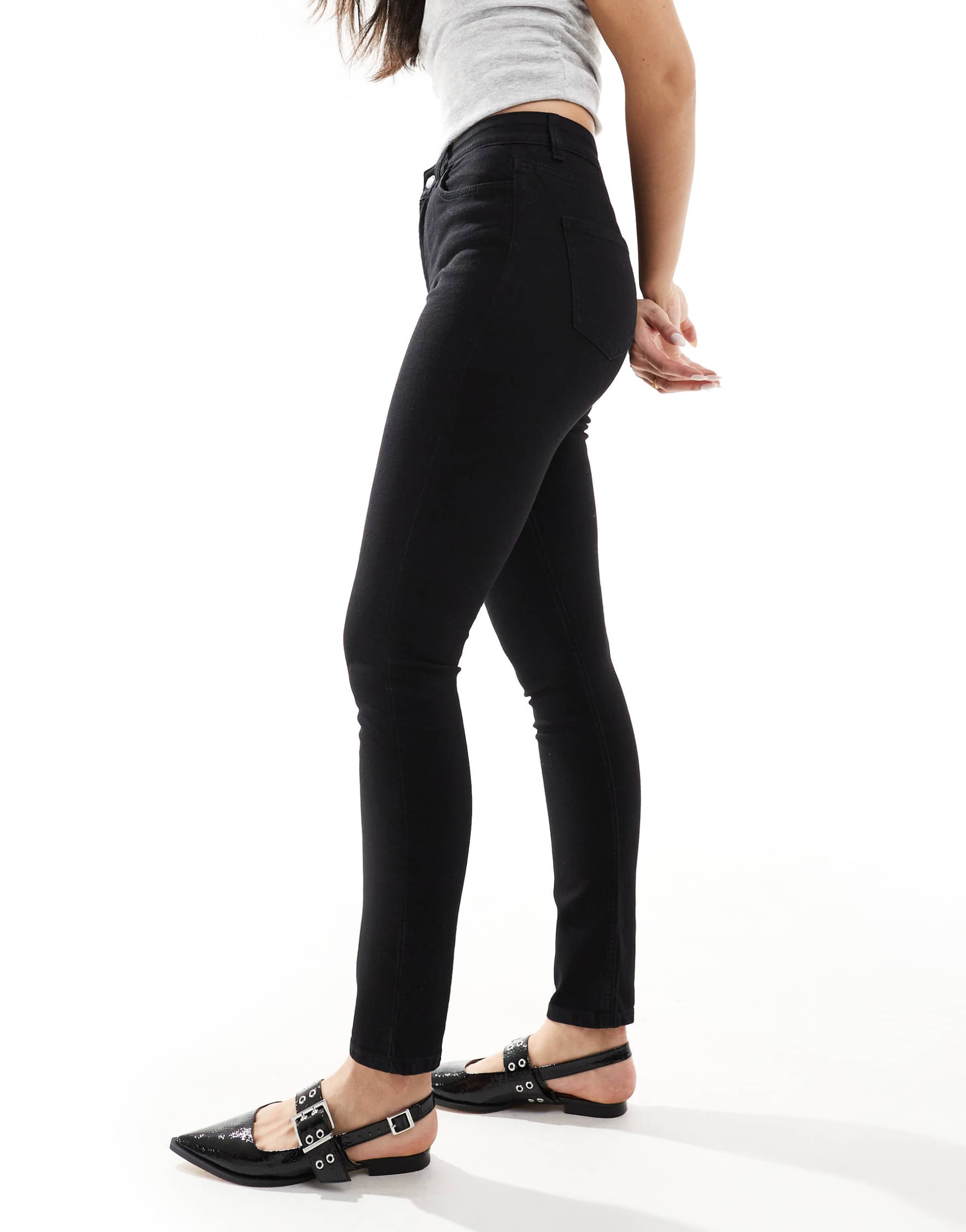 Skinny Jeans in Black – Slim Fit Stretchable Denim for Men in Pakistan | DOCACCA