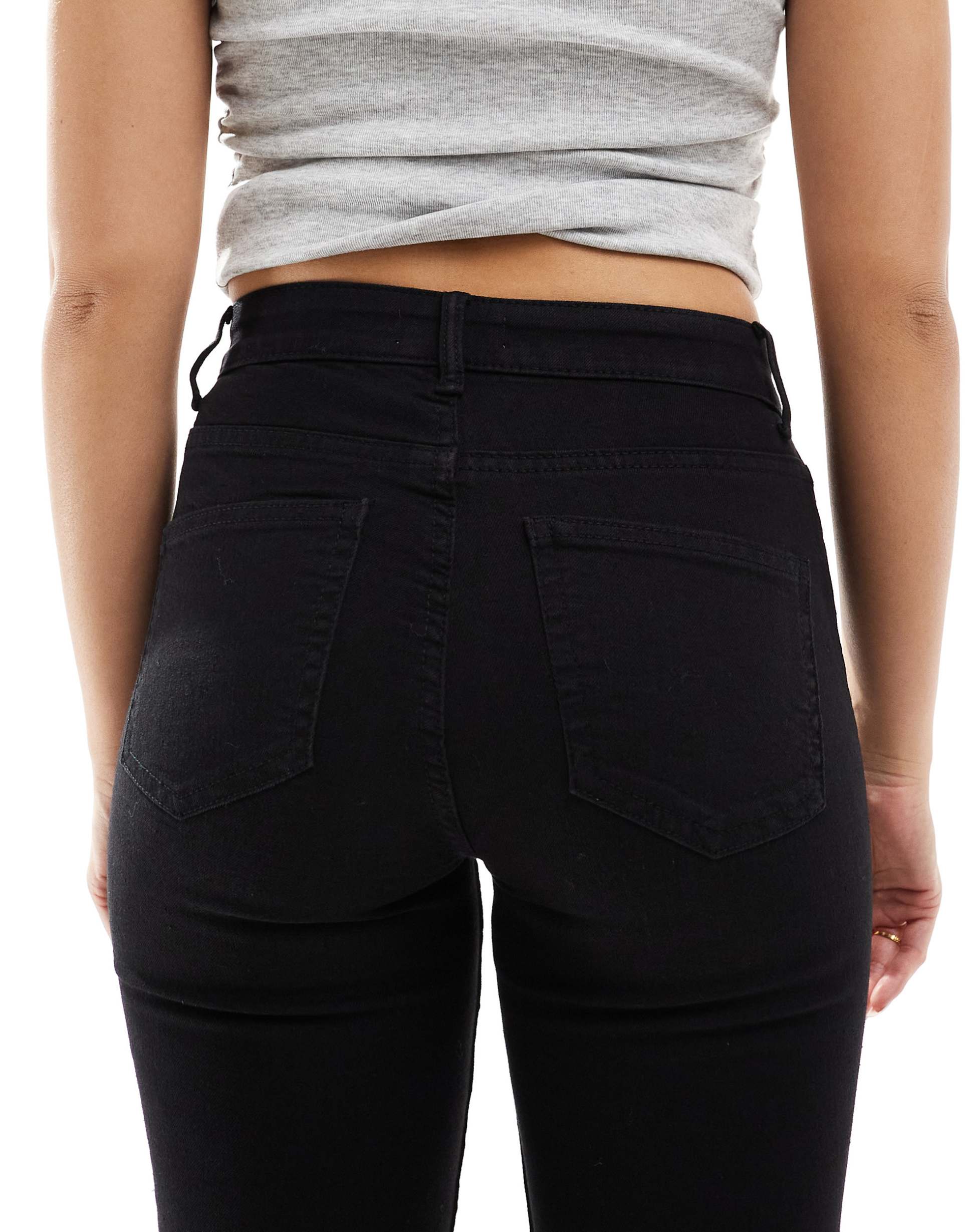 Skinny Jeans in Black – Slim Fit Stretchable Denim for Men in Pakistan | DOCACCA