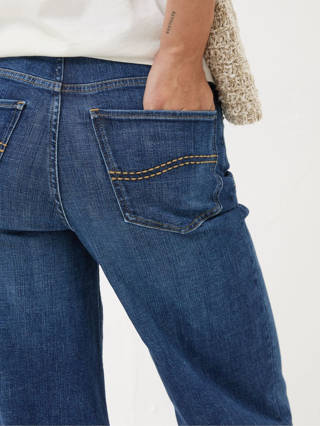 Women Fat Face Welling Blue Wide Leg Jeans – Trendy High Waist Denim for Pakistan | HB INDUSTRIES