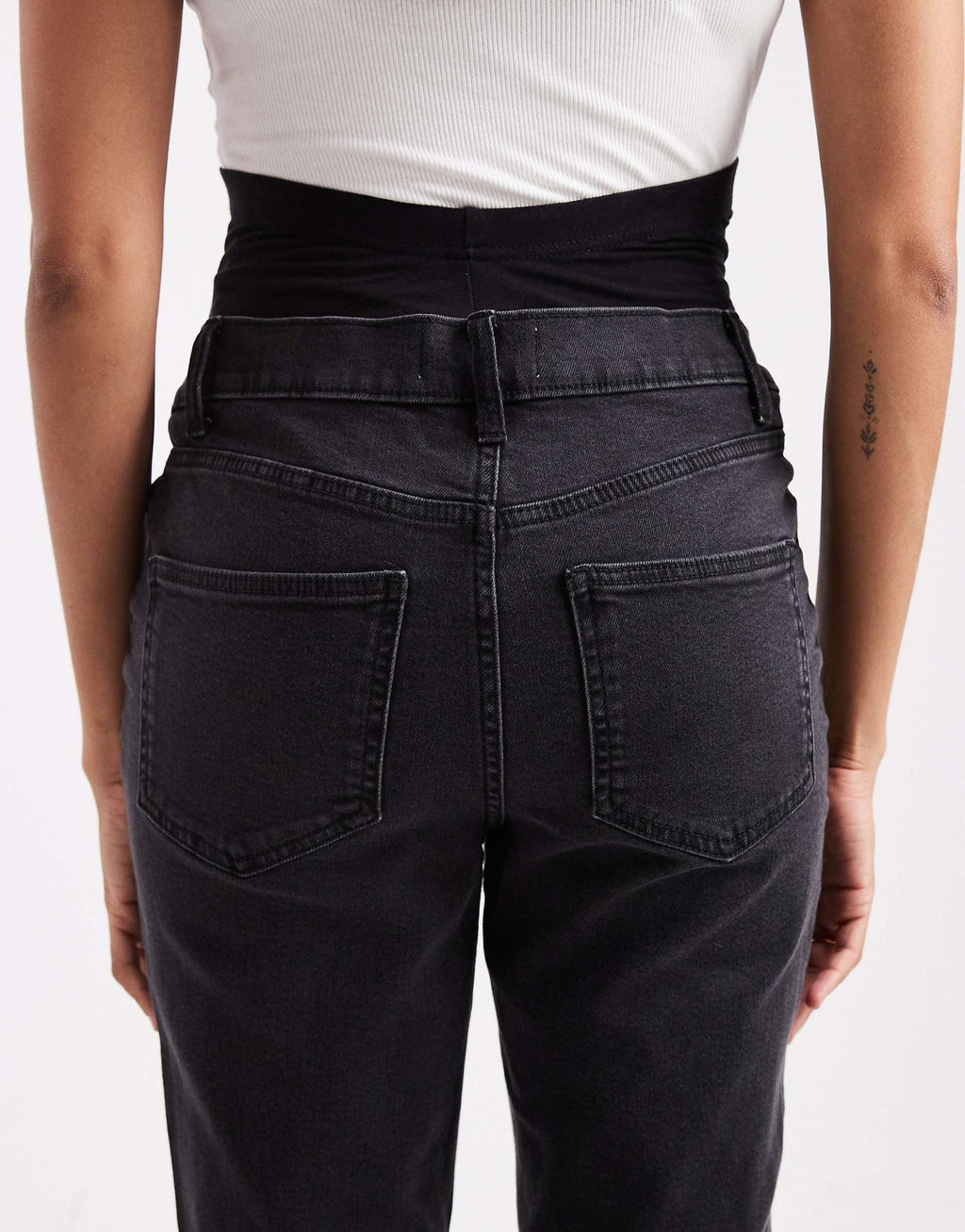Mom Jeans in Washed Black – High-Waist Relaxed Fit Denim for Women in Pakistan | DOCACCA