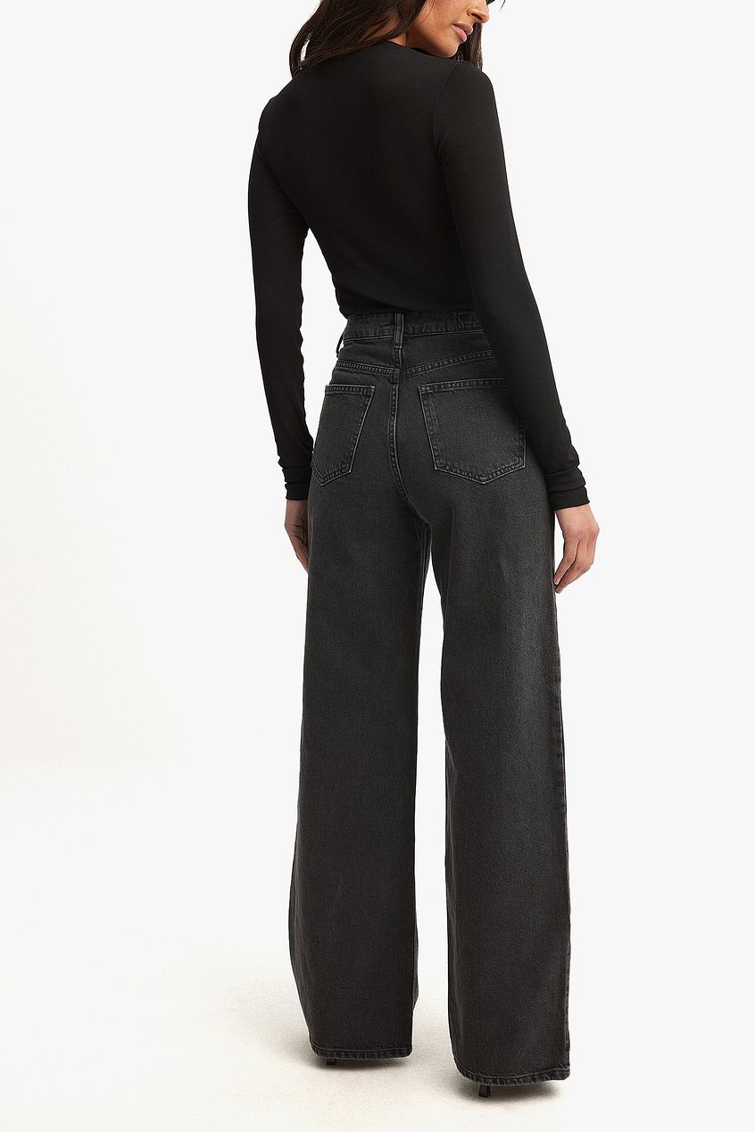 Women Wide High Waist Jeans – Flattering Wide-Leg High-Rise Denim for Pakistan | DOCACCA