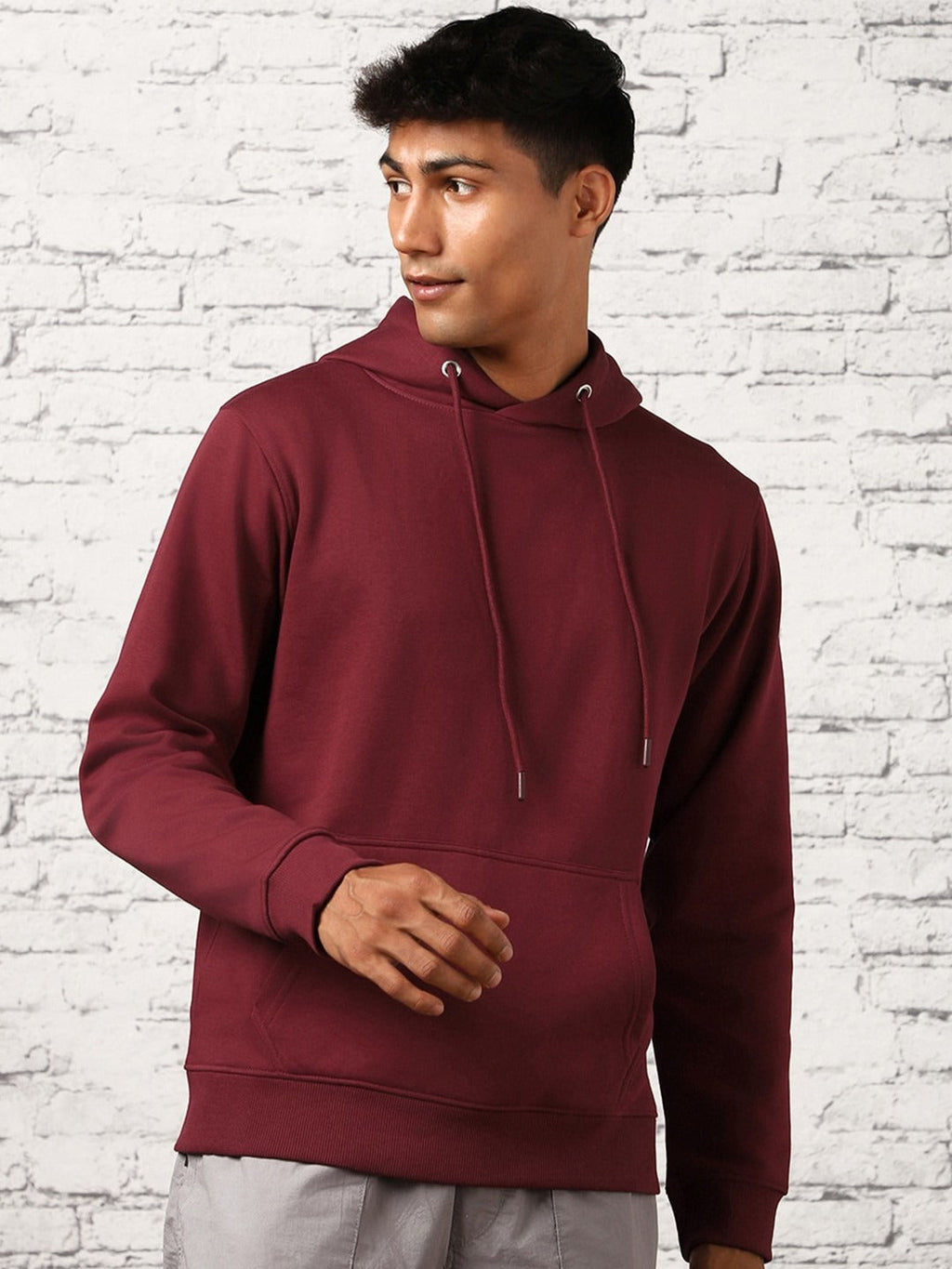 Men Hooded Long Sleeve Sweatshirt – Stylish & Comfortable Hoodie for Winter in Pakistan