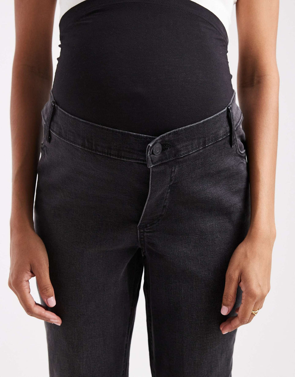 Mom Jeans in Washed Black – High-Waist Relaxed Fit Denim for Women in Pakistan | DOCACCA