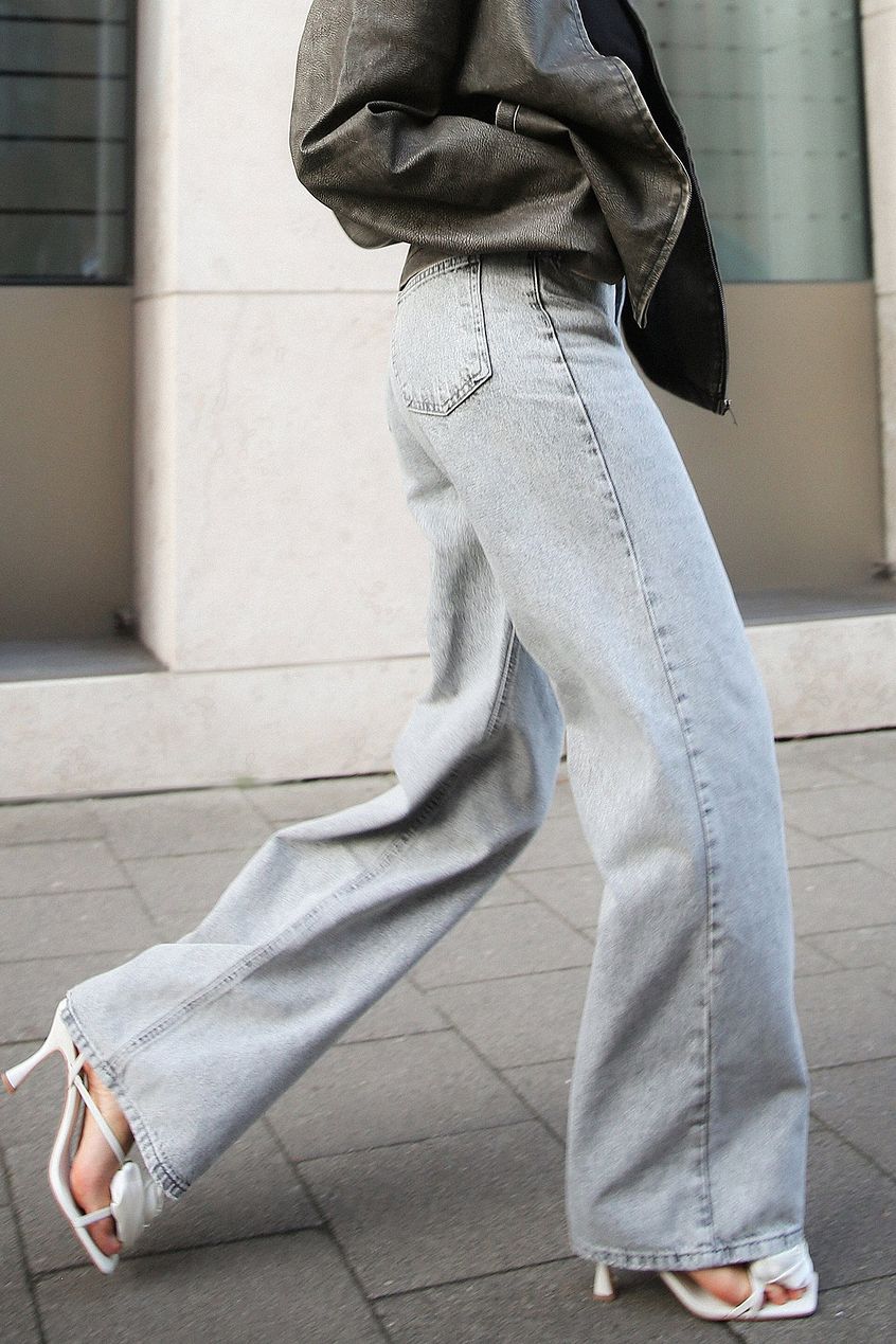 Women Wide High Waist Jeans – Flattering Wide-Leg High-Rise Denim for Pakistan | DOCACCA (Copy)