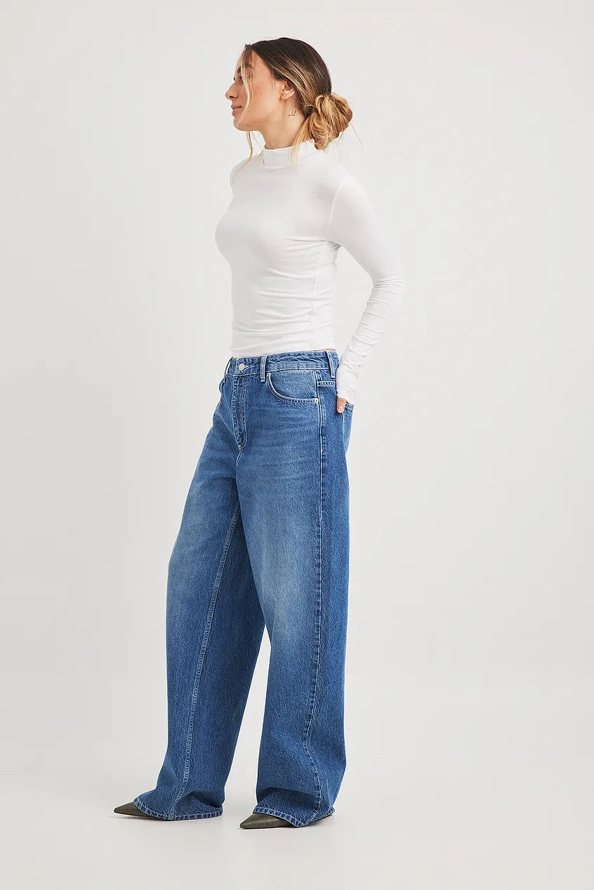 Wide Low Waist Jeans in Dark Blue - Trendy & Comfortable Denim