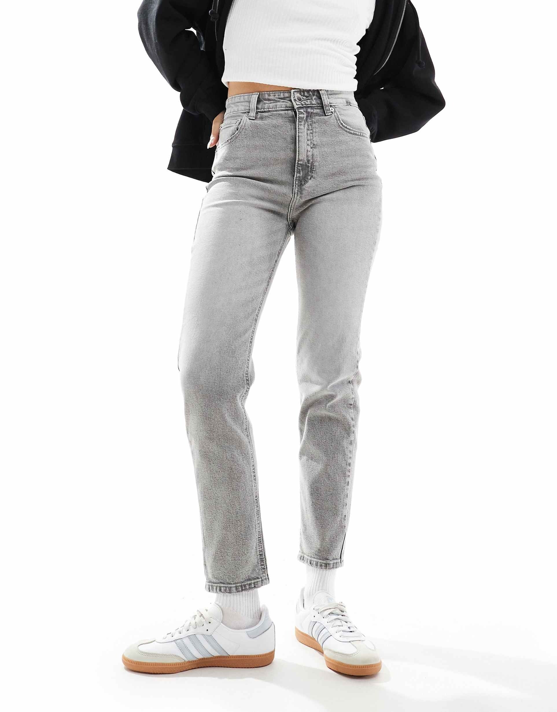 Women’s Grey Mom Jeans – High Waist Relaxed Fit Denim for Everyday Comfort in Pakistan | DOCACCA