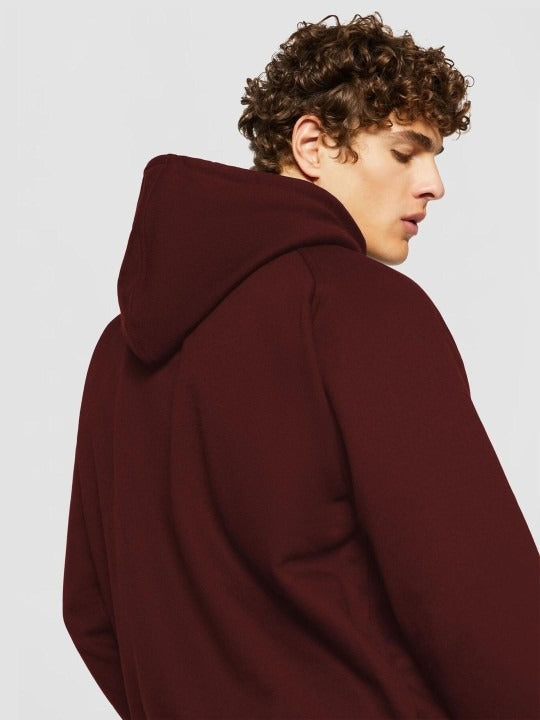 Men Maroon Printed Hooded Sweatshirt – Stylish Cotton Fleece Hoodie for Casual Wear in Pakistan