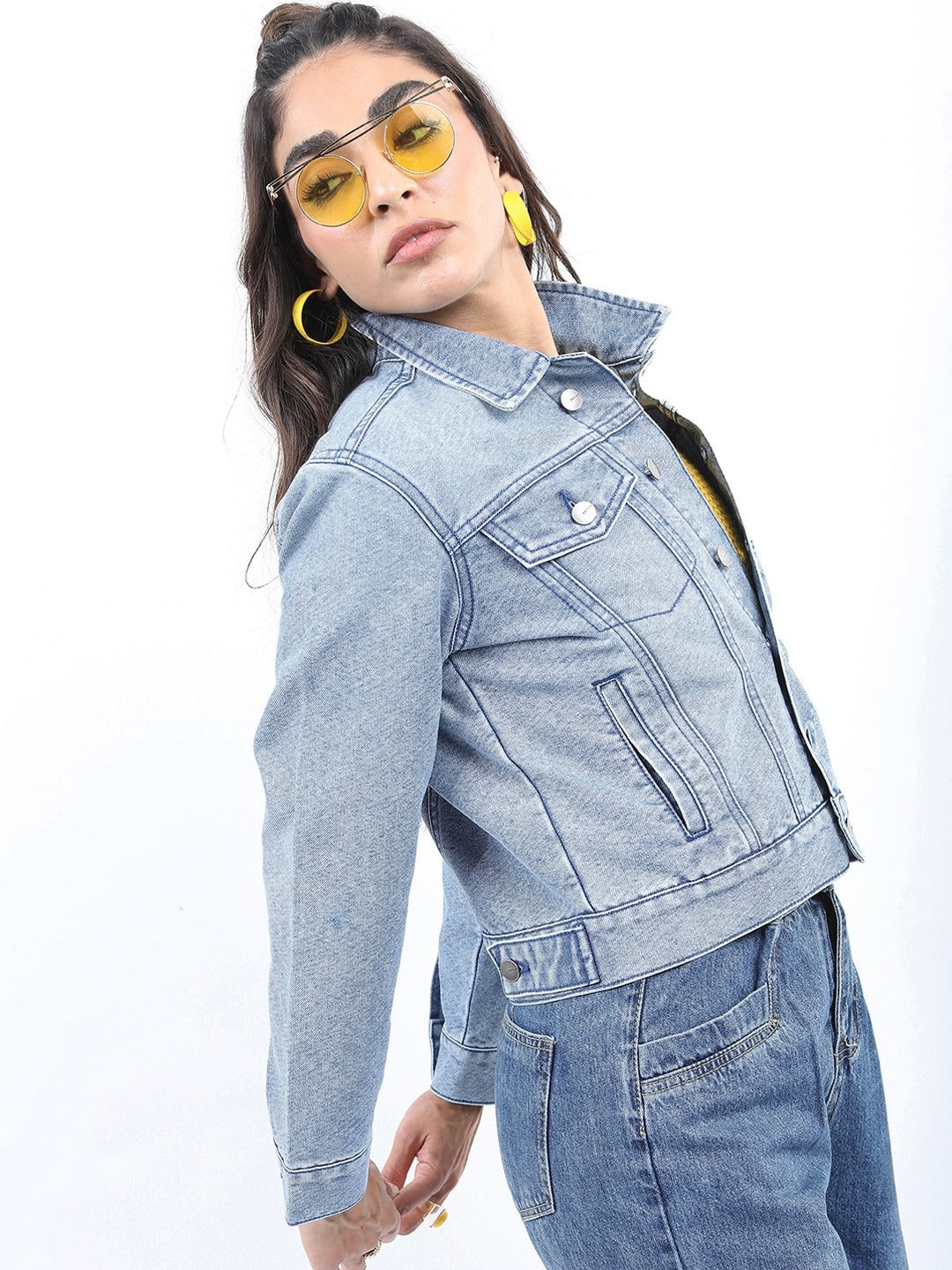 Washed Spread Collar Crop Denim Jacket – Breathable Crop Trucker for Pakistan | DOCACCA