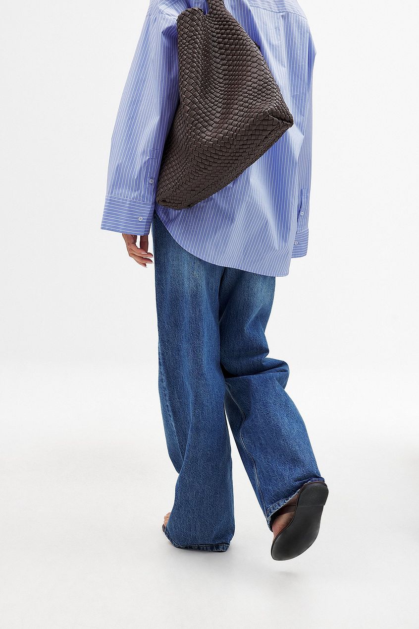 Women Mid Waist Loose Straight Denim – Comfortable Mid-Rise Straight-Leg Jeans for Everyday Pakistani Style | DOCACCA