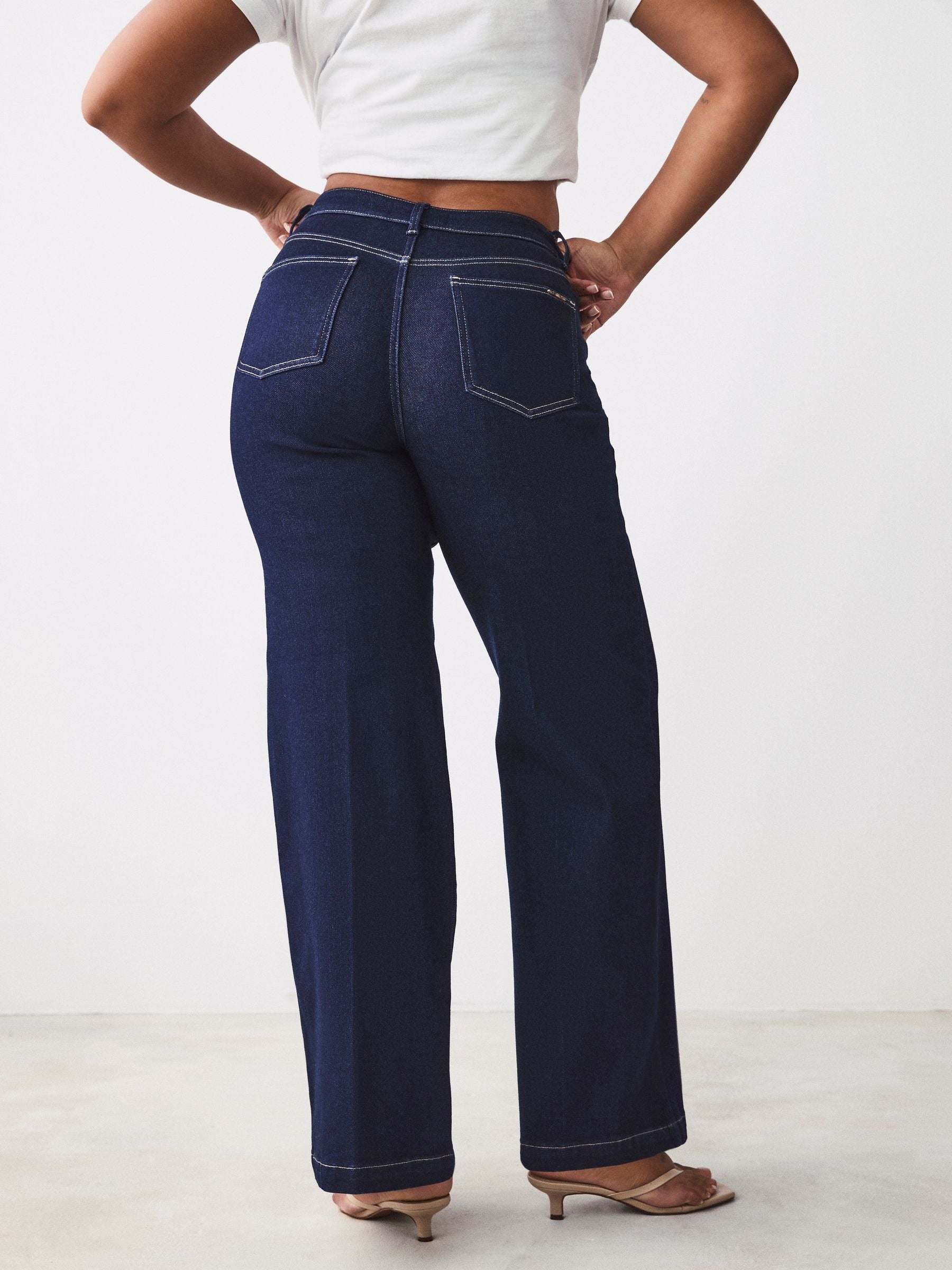 Women Rinse Hourglass Wide Leg Jeans – Trendy High-Waisted Cotton Denim for Pakistan | HB INDUSTRIES