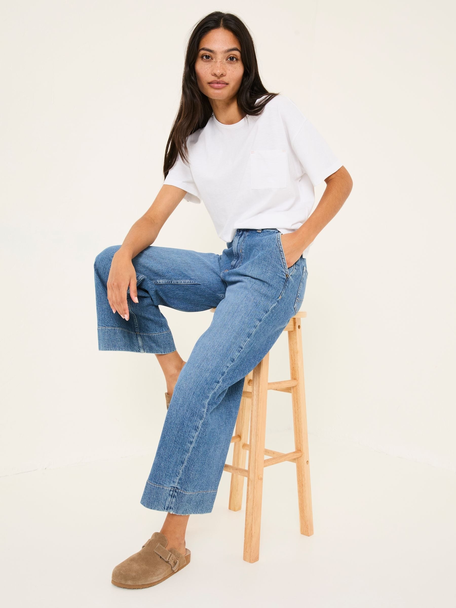 Women FatFace Hove Blue Denim Wide Leg Crop Jeans – Stylish Cropped Denim for Pakistani Women