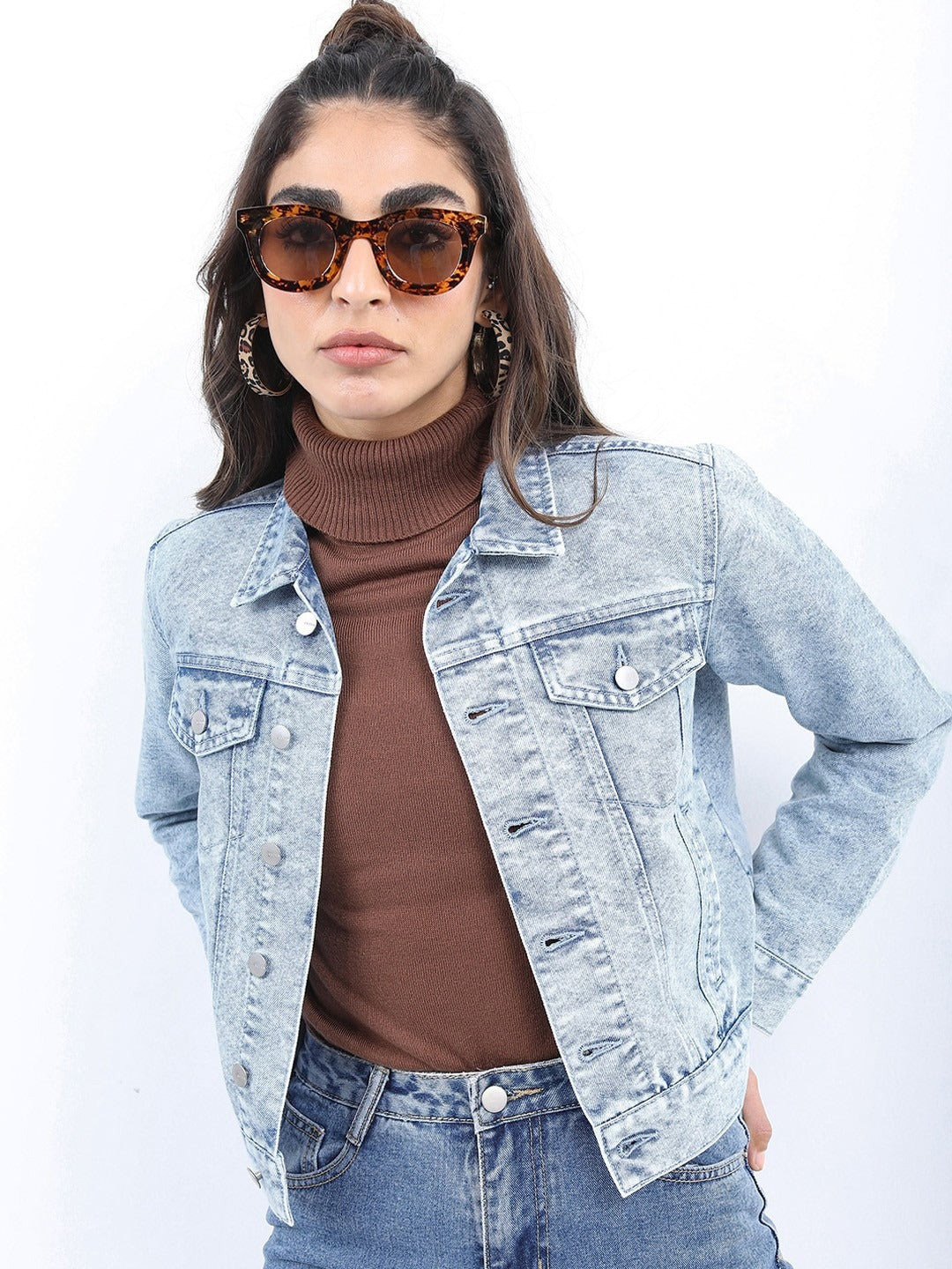 Washed Spread Collar Crop Denim Jacket – Vintage Wash Breathable Crop Trucker for Pakistan | DOCACCA