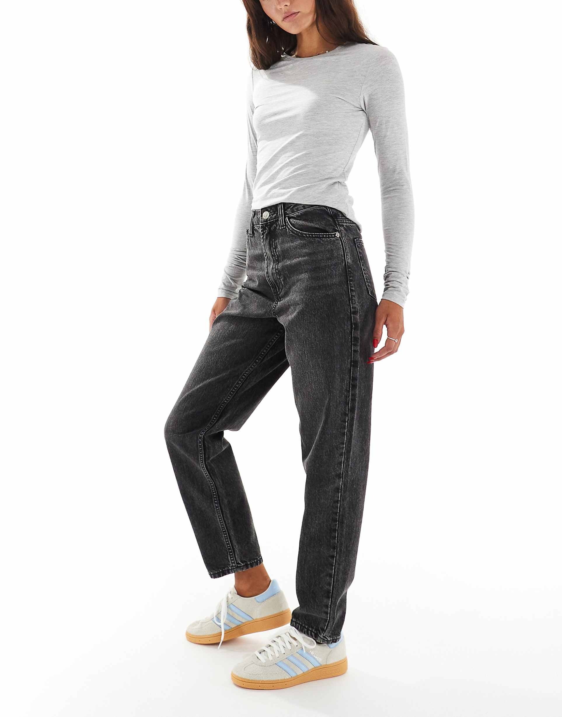 Mom Jeans in Black – High-Waist Comfort Fit Denim for Everyday Pakistani Style | DOCACCA