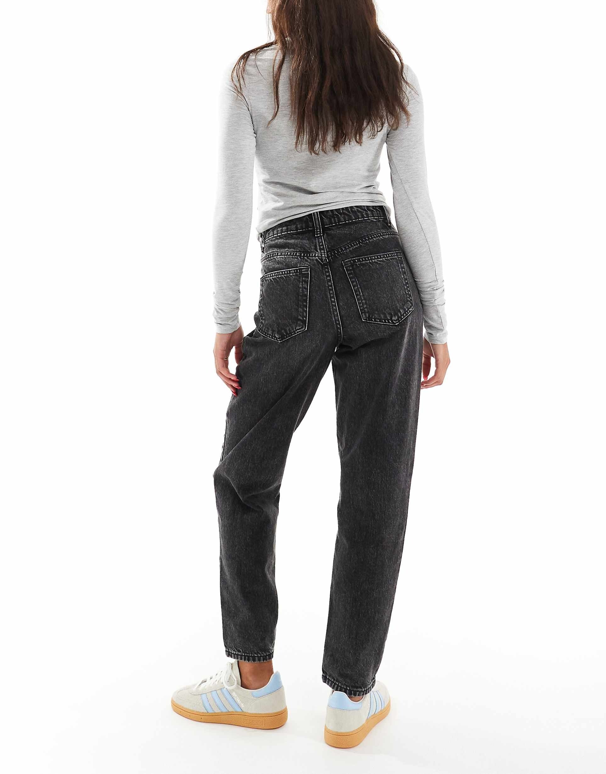 Mom Jeans in Black – High-Waist Comfort Fit Denim for Everyday Pakistani Style | DOCACCA