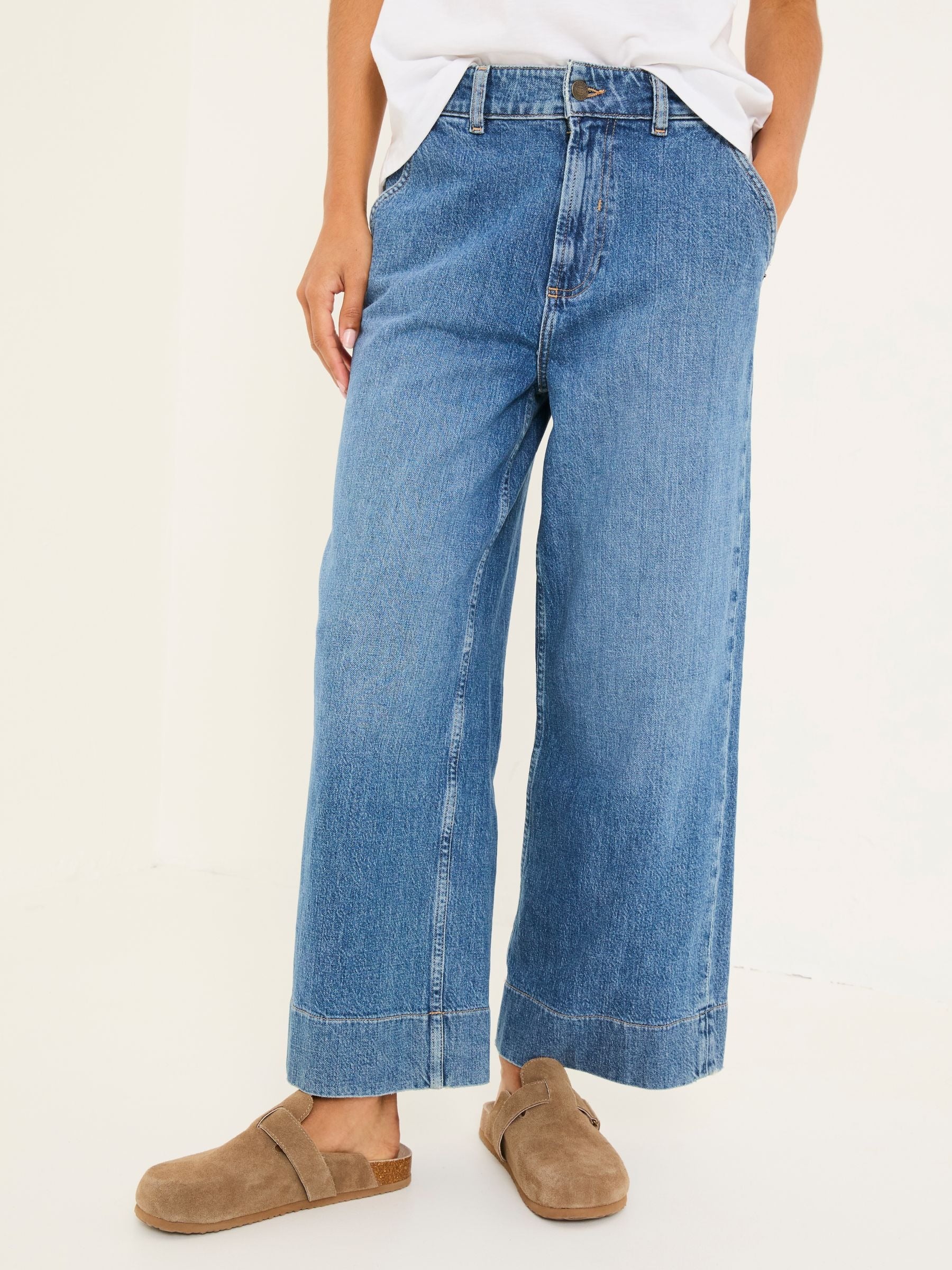Women FatFace Hove Blue Denim Wide Leg Crop Jeans – Stylish Cropped Denim for Pakistani Women