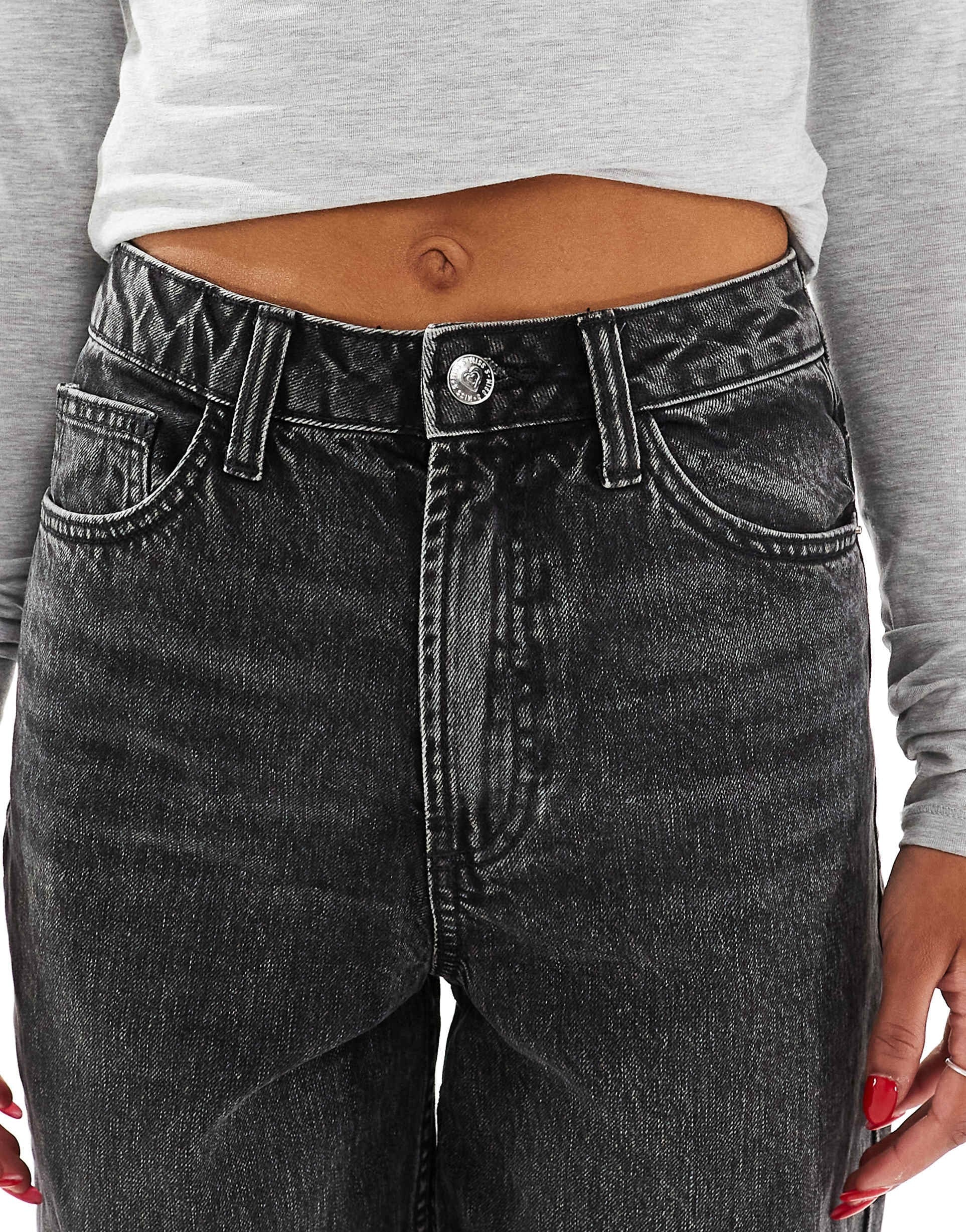 Mom Jeans in Black – High-Waist Comfort Fit Denim for Everyday Pakistani Style | DOCACCA