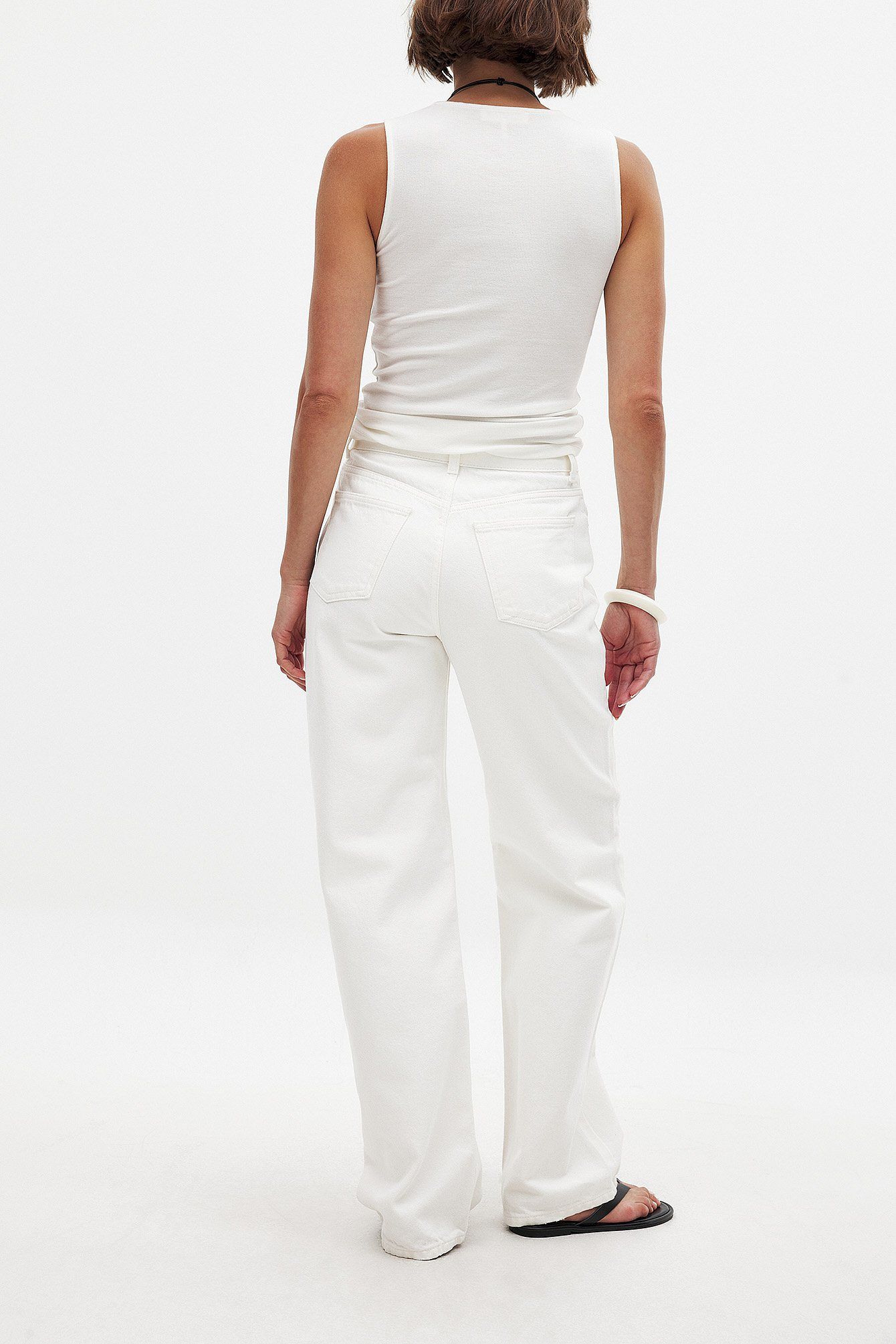 Women Mid Waist Straight Jeans – Classic Mid-Rise Straight Fit Denim for Pakistan | HB INDUSTRIES