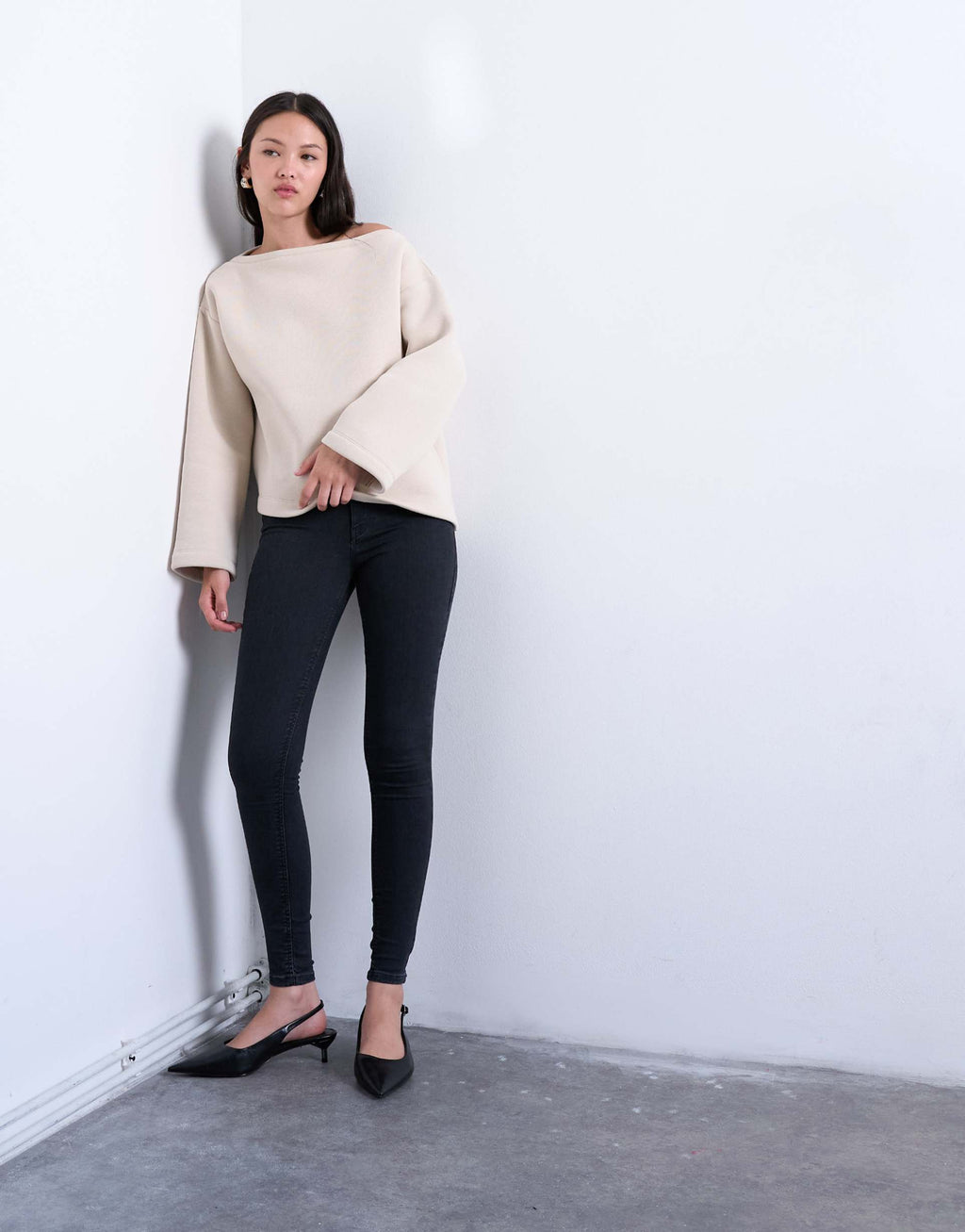 Women Skinny High Rise Jeans in Washed Black – Premium Stretch Fit | DOCACCA