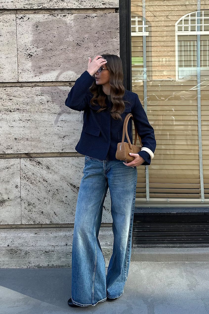 Women Low Waist Wide Leg Jeans with Seam Details – Trendy Low-Rise Baggy Denim, Structured Seams for Shape | DOCACCA