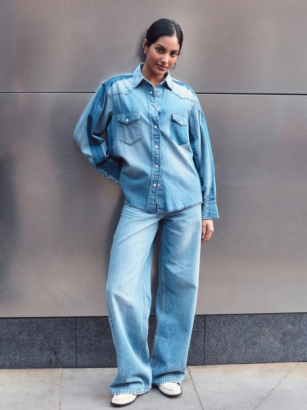 Women Mid Blue Wide Leg Jeans – Trendy, Comfortable & Stylish Denim Pants in Pakistan