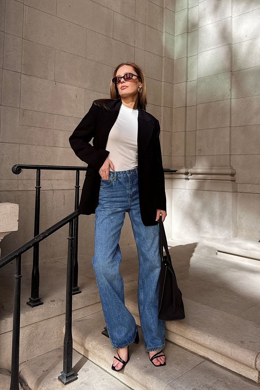 Women Mid Waist Straight Jeans – Classic Straight-Leg Denim for Daily Style in Pakistan | DOCACCA