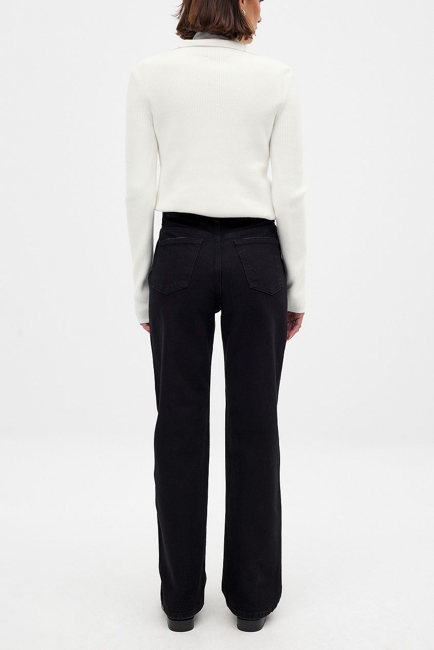 Women Straight High Waist Jeans – Classic High-Rise Straight Leg for Pakistani Women | DOCACCA