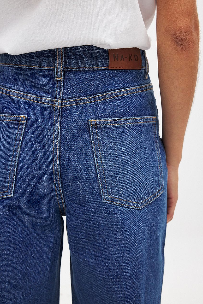 Women Cropped Scallop Detail Denim Jeans – Stylish Cropped Hem with Scalloped Edge | DOCACCA