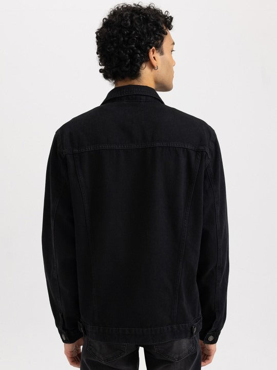Spread Collar Pure Cotton Denim Jacket – All-Season Men’s Outerwear for Pakistan | DOCACCA