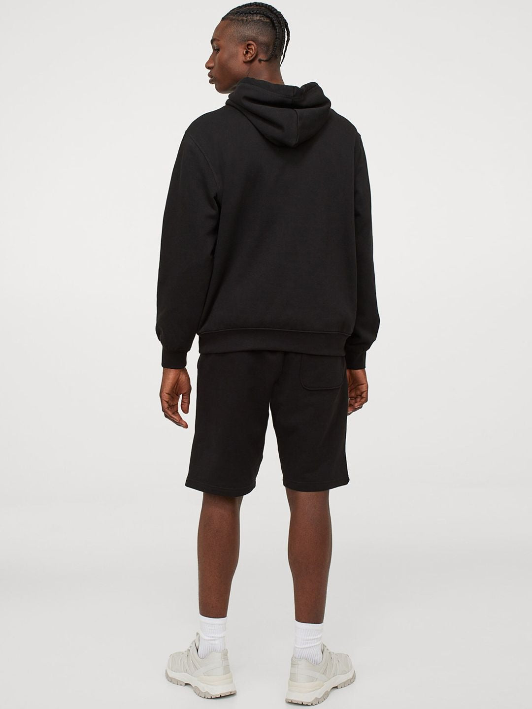 Men Black Relaxed Fit Hoodie – Comfortable Cotton Sweatshirt for Everyday Style in Pakistan | DOCACCA