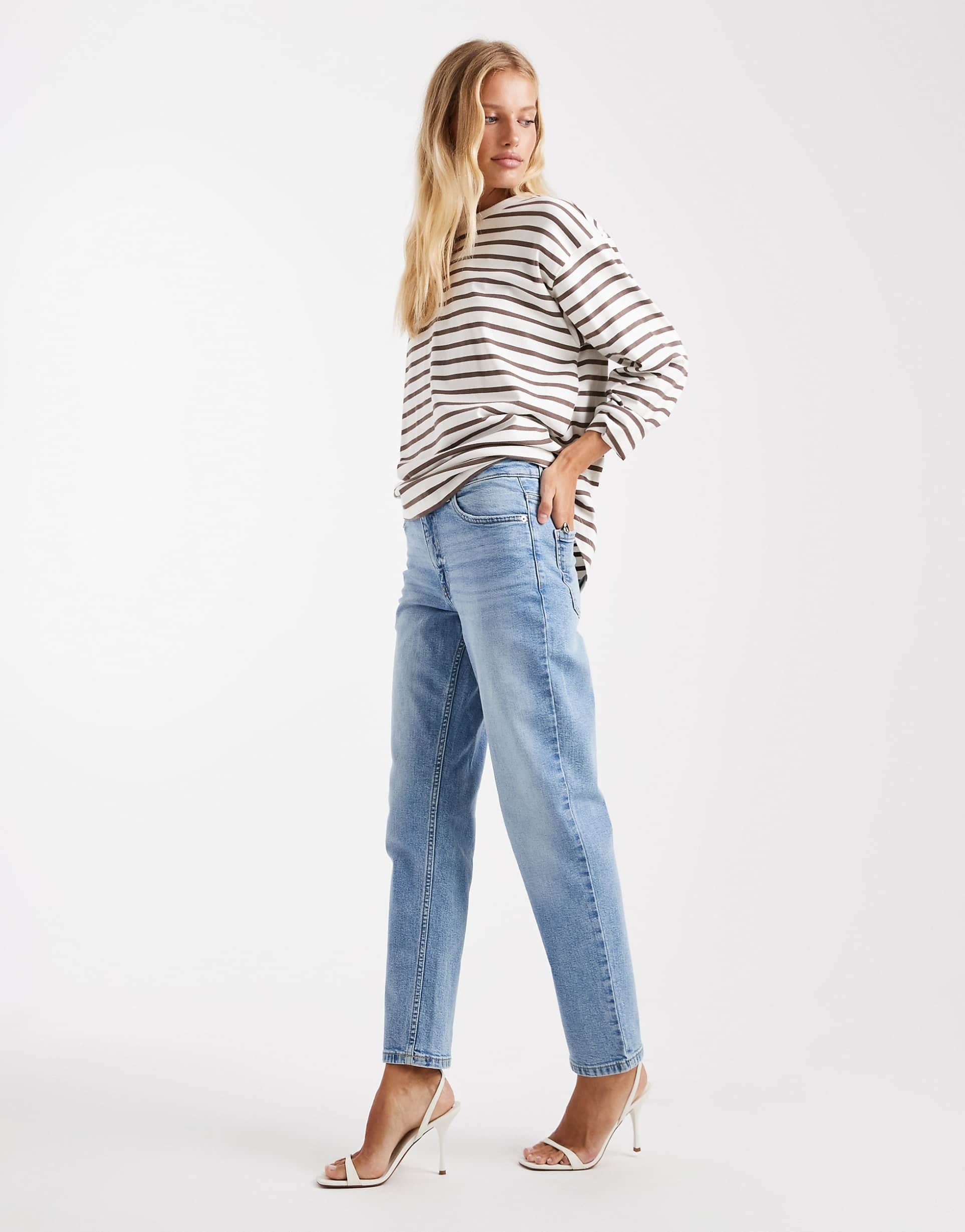 Mom Jeans in Mid Blue – High Waist Vintage Fit Denim for Women in Pakistan | DOCACCA