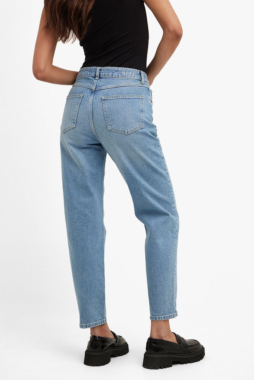 Women Mom High Waist Jeans – Comfortable High-Rise Retro Fit for Pakistan | DOCACCA