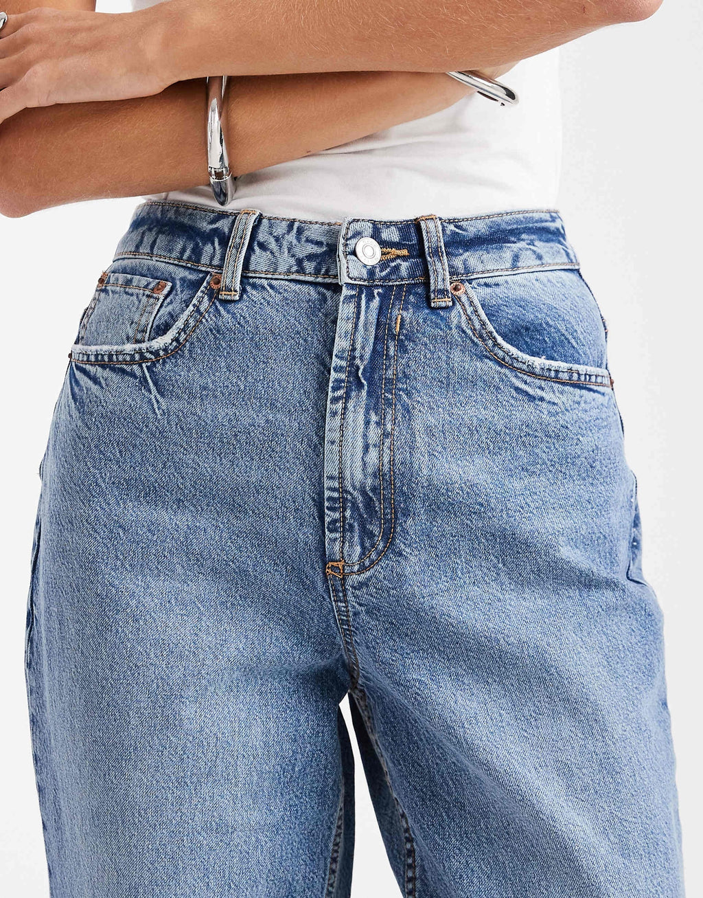 Mom Jeans in Mid Blue – High Waist Vintage Fit Denim for Women in Pakistan | DOCACCA