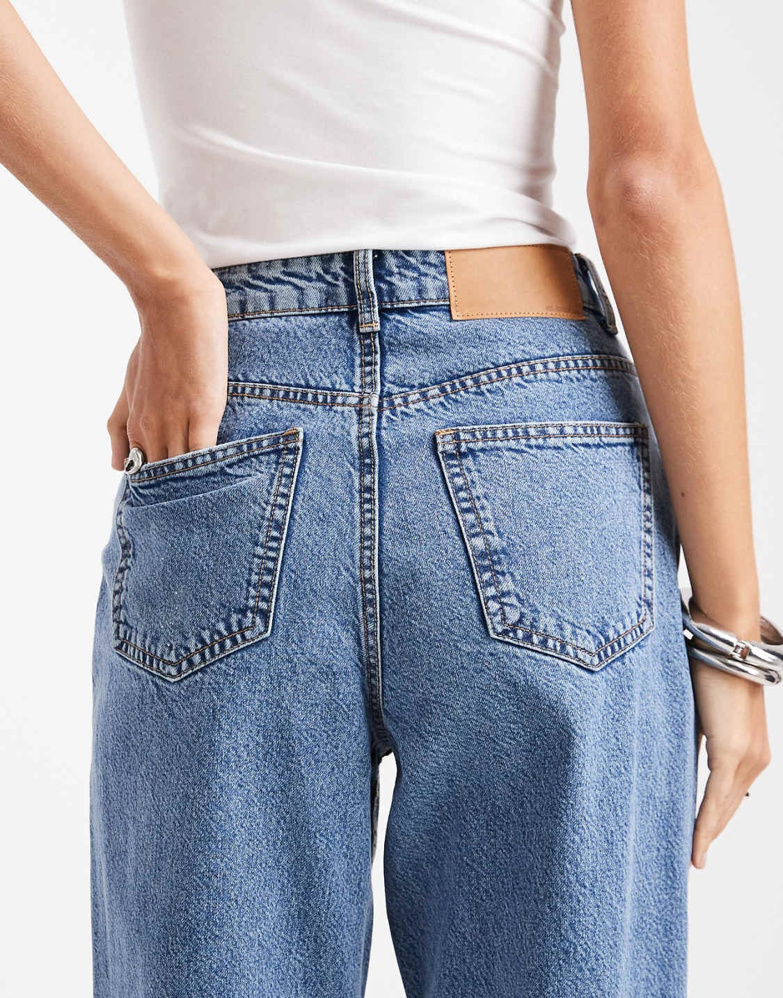 Mom Jeans in Mid Blue – High Waist Vintage Fit Denim for Women in Pakistan | DOCACCA