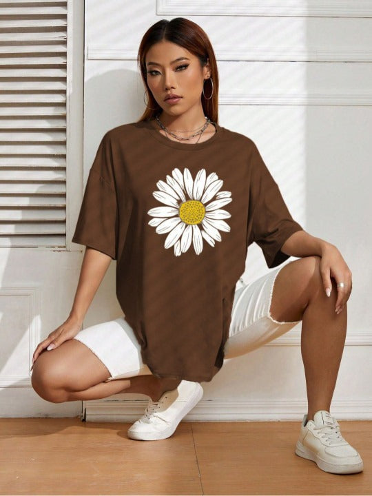 Floral Printed Cotton T-shirt – Stylish Women’s Casual Wear in Pakistan