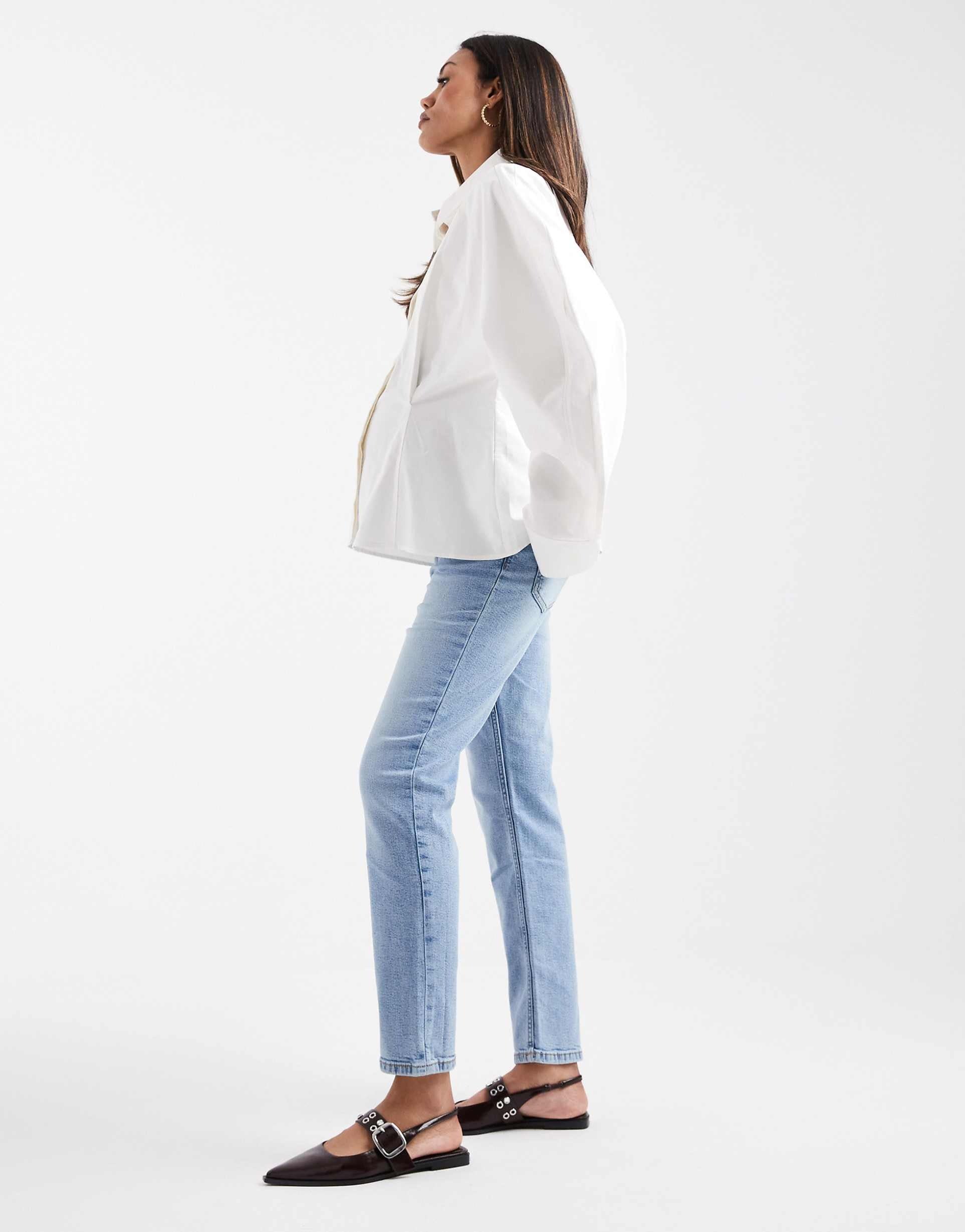 Mom Jeans in Mid Blue – High Waist Vintage Fit Denim for Women in Pakistan | DOCACCA