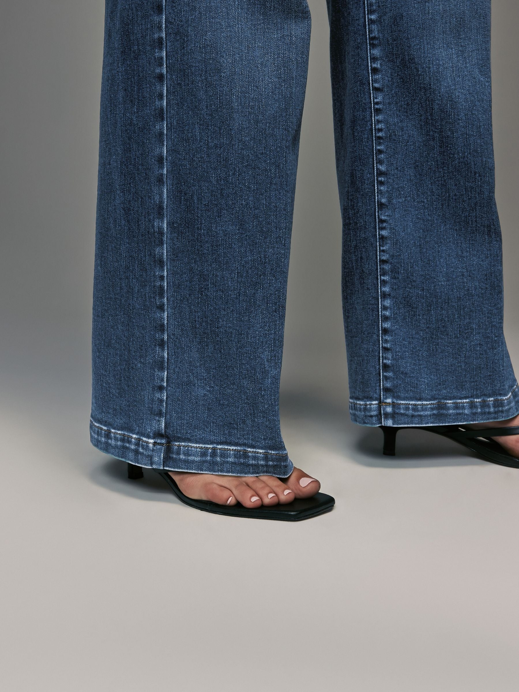 Women Dark Blue Wide Leg Hourglass Jeans – High Waist Flattering Fit Denim Pants in Pakistan | HB INDUSTRIES