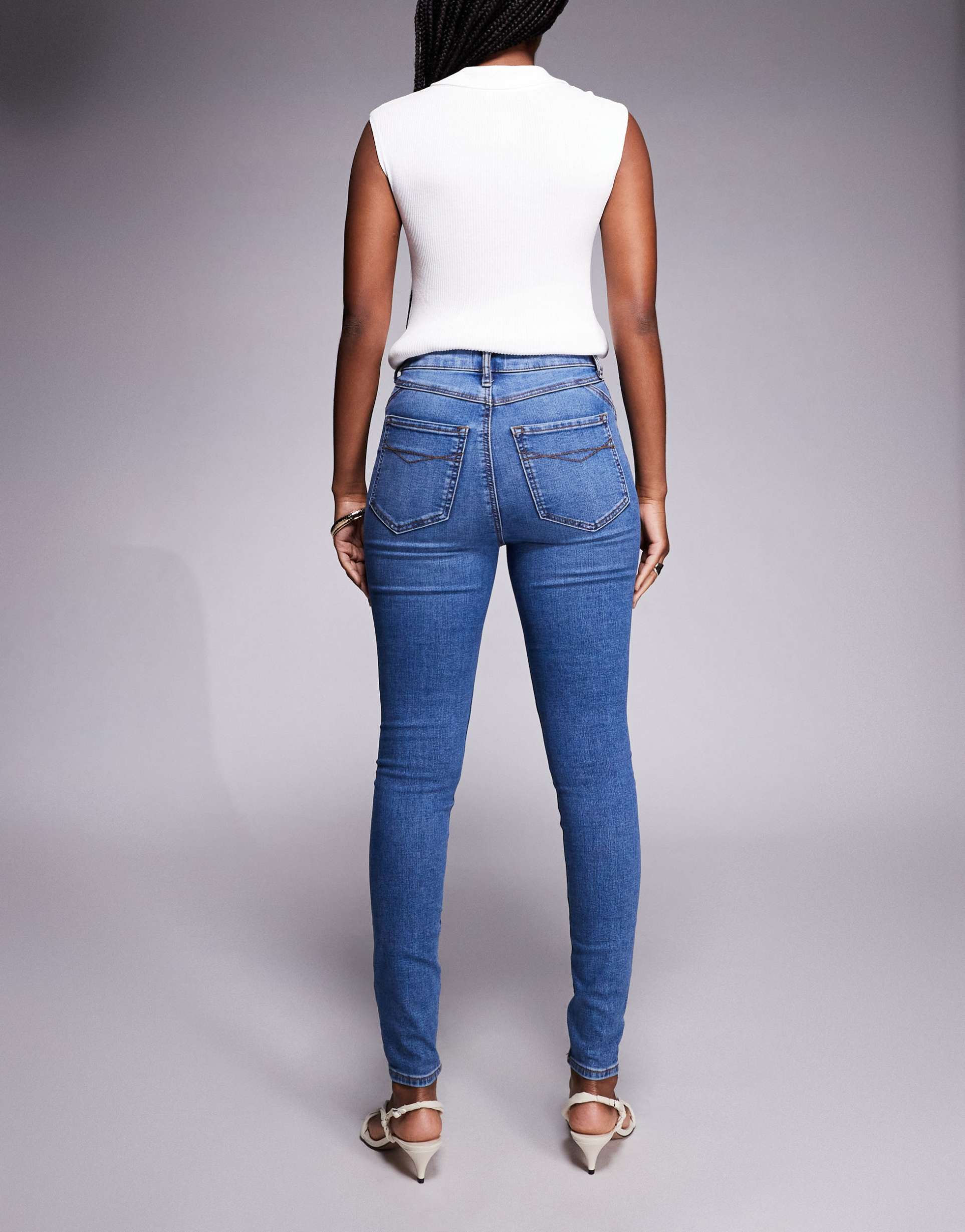 Skinny Jean in Medium Denim – Slim Fit Stretchable Jeans for Men in Pakistan | DOCACCA