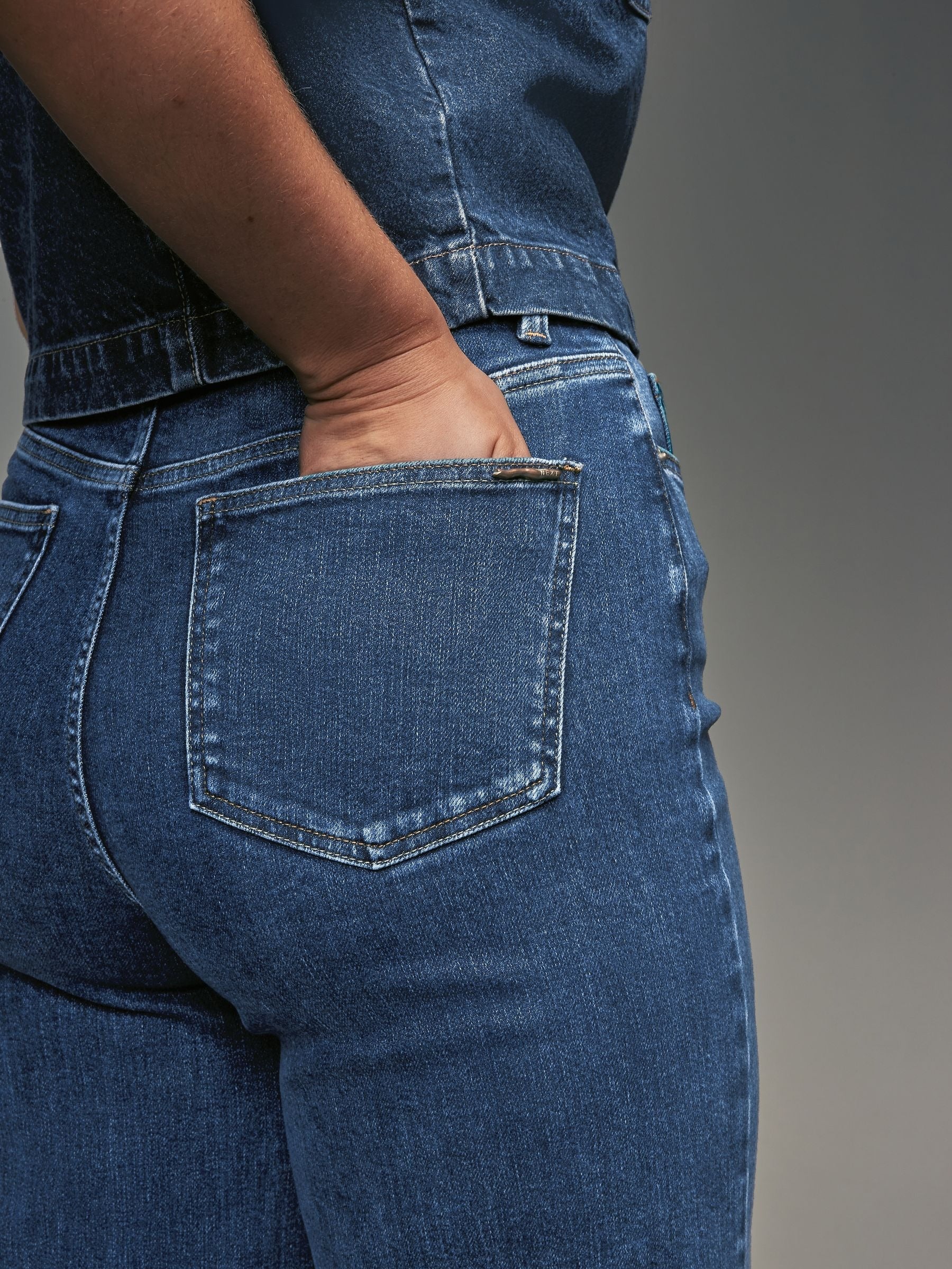 Women Dark Blue Wide Leg Hourglass Jeans – High Waist Flattering Fit Denim Pants in Pakistan | HB INDUSTRIES