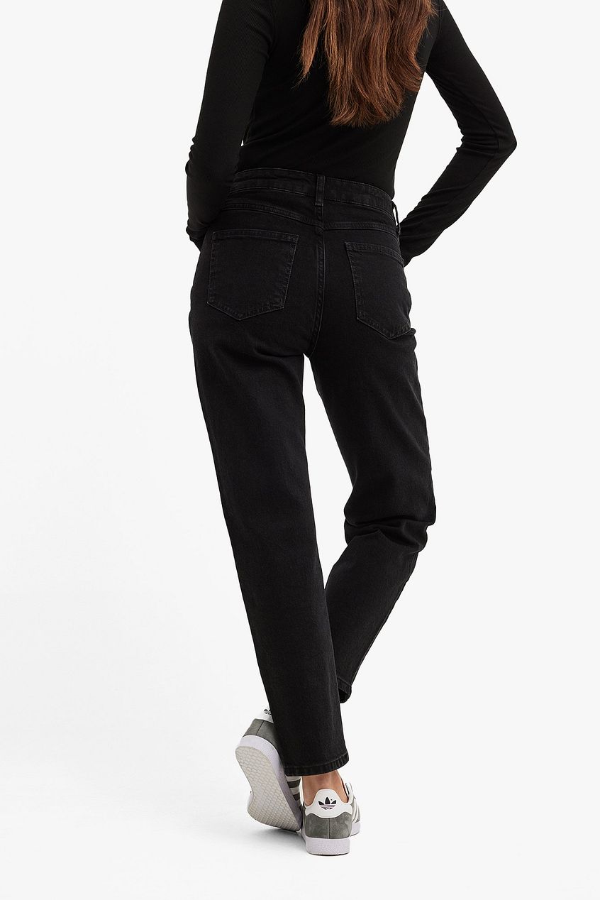 Mom High Waist Jeans for Women – Flattering High-Rise, Vintage Taper & Everyday Comfort in Pakistan | DOCACCA