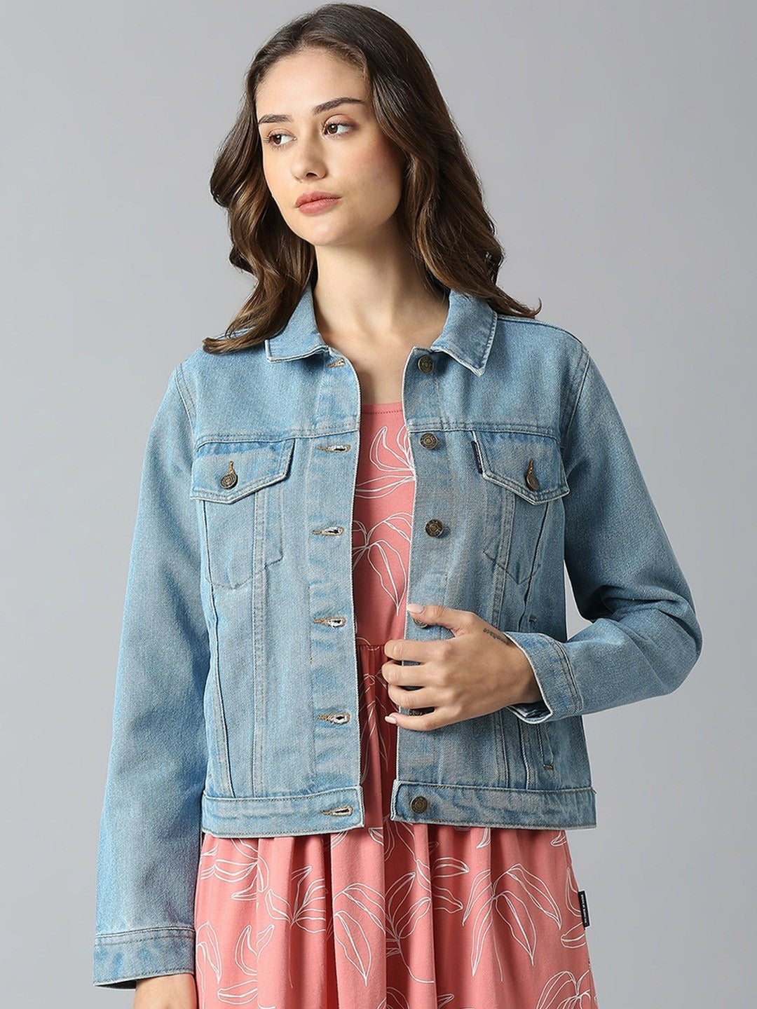 Women Washed Lightweight Outdoor Denim Jacket with Patchwork – Breathable Stylish Outerwear for Pakistan | DOCACCA