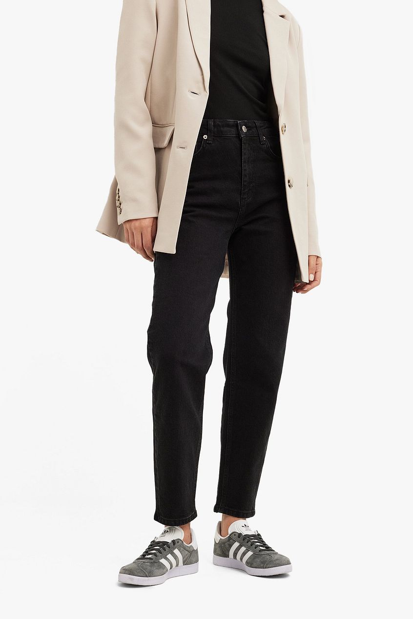 Mom High Waist Jeans for Women – Flattering High-Rise, Vintage Taper & Everyday Comfort in Pakistan | DOCACCA