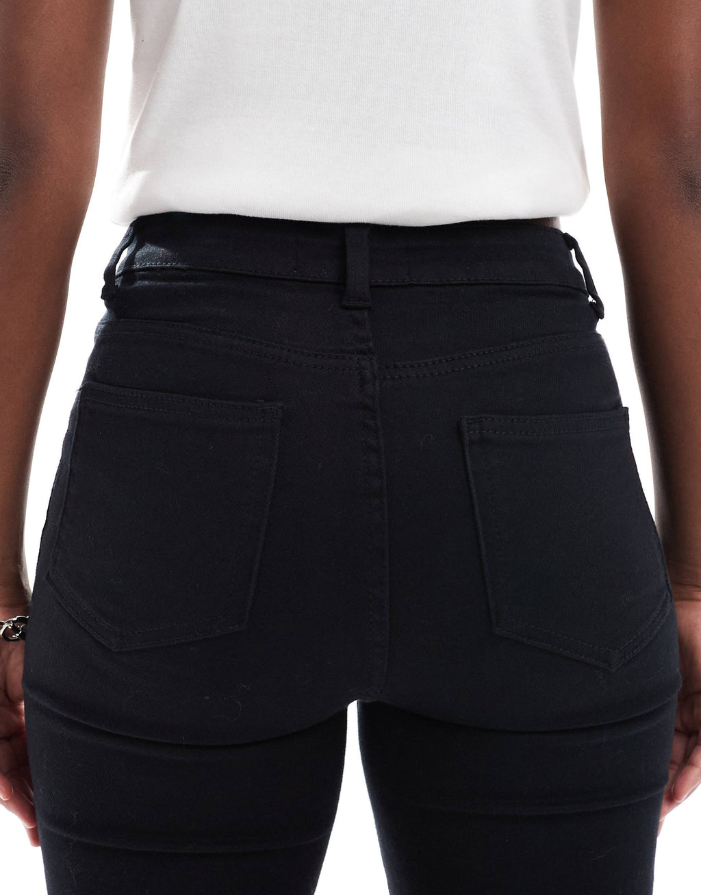 Skinny Jean in Black – Stretchable Slim Fit Denim for Men in Pakistan | DOCACCA