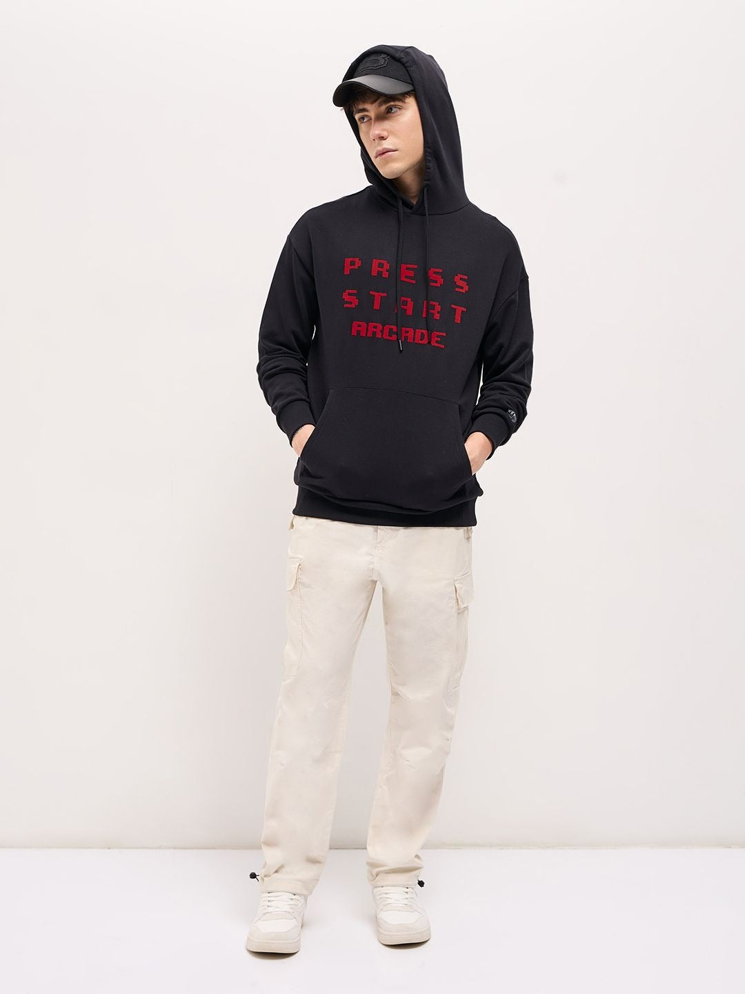 Men Hooded Pullover Sweatshirt – Comfortable & Stylish Winter Wear in Pakistan