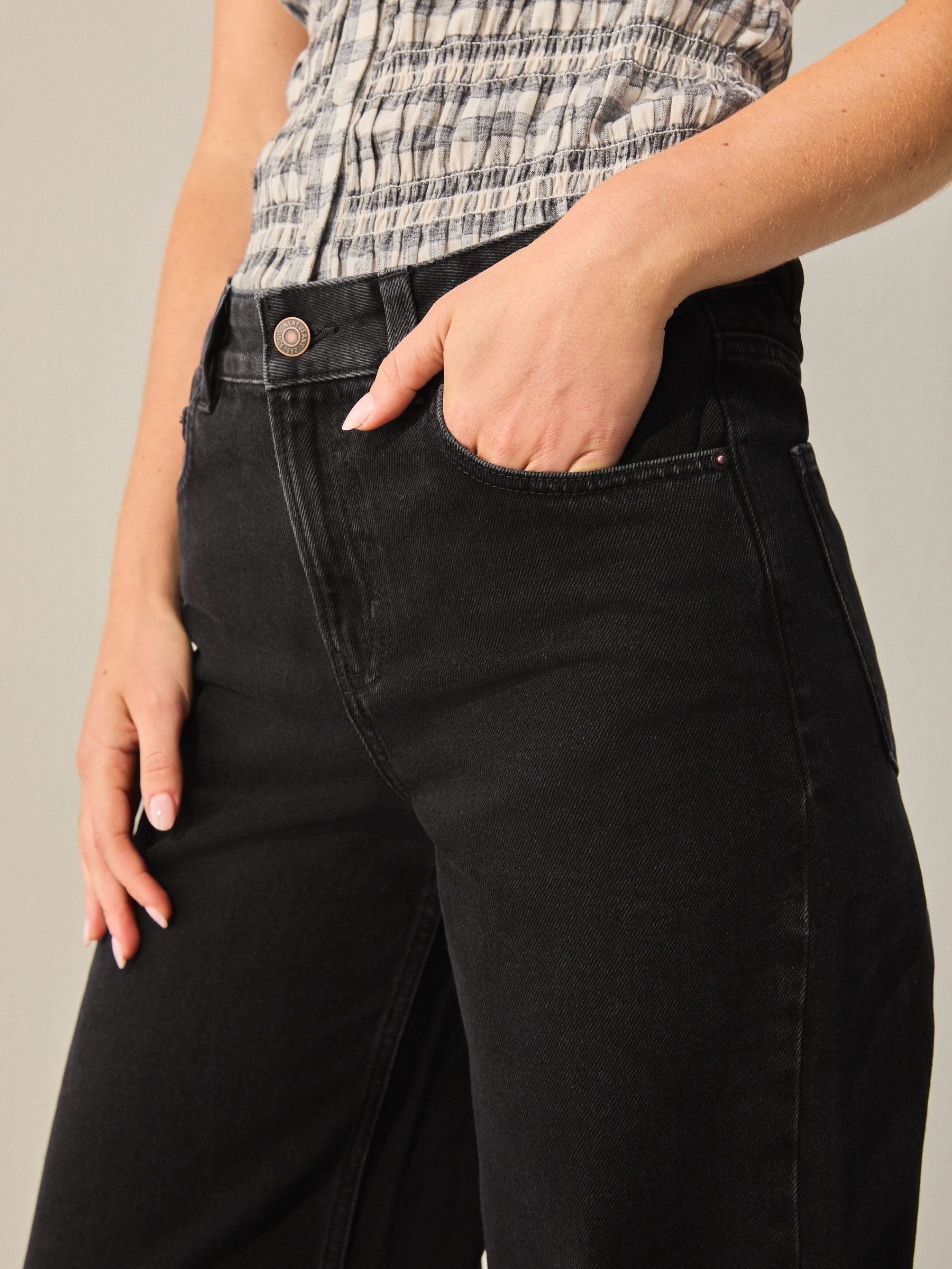 Women Black Wide Leg Jeans – Trendy High Waist Denim Pants for Pakistan | HB INDUSTRIES
